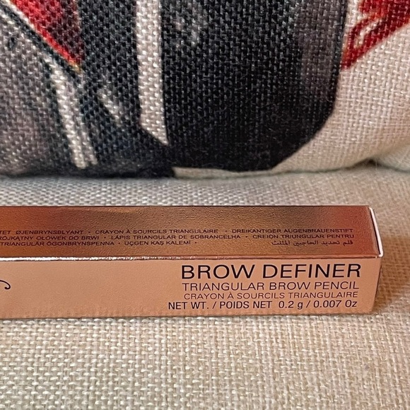 Anastasia Beverly Hills Brow Definer | Medium Brown - Picture 8 of 8
